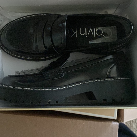 Calvin Klein - Picture 3 of 3